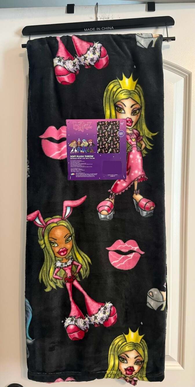Bratz Soft Plush Throw Blanket 50 in x 70 in Black